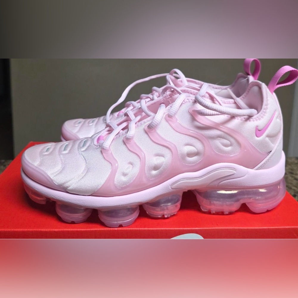 Women’s 7.5 Nike Vapor Max Plus Pink Foam - Picture 1 of 6